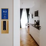 B - Boutique - Private Parking