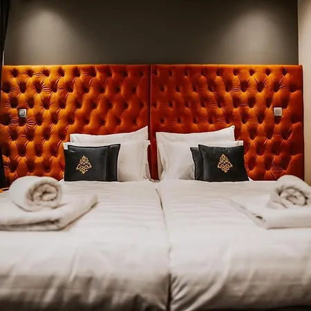 B - Boutique - Private Parking *
