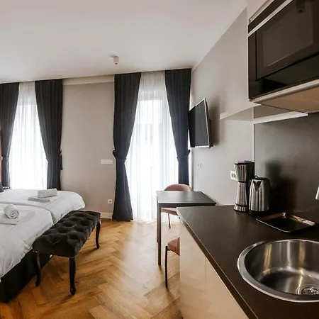 B - Boutique - Private Parking *