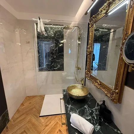 B - Boutique - Private Parking Apartamento