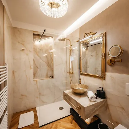 B - Boutique - Private Parking * Liubliana